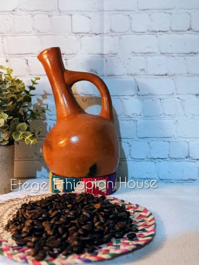 Large Ethiopian and Eritrean Clay coffee Pot Set- Jebena (ጀበና) 16oz with base.